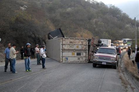 Accidente De Tr Iler Paraliza El Tr Nsito En Ruta Al Atl Ntico