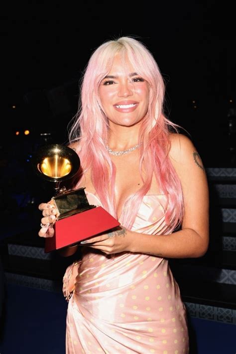 Karol G Triunfa Y Hace Historia En Los Latin Grammy Sale Victoriosa