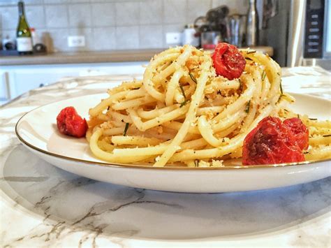 Bucatini Pasta with Rosemary Breadcrumbs