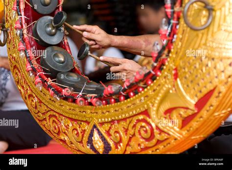 Gong Instrument Hi Res Stock Photography And Images Alamy