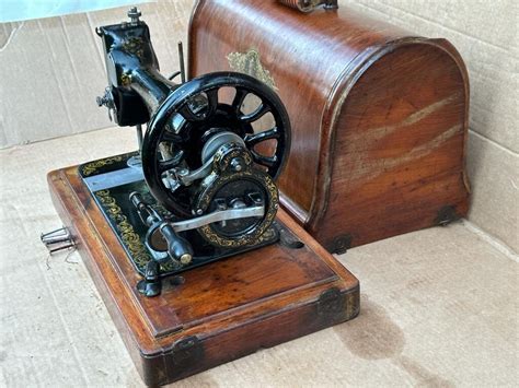 Antique Singer Vs Hand Crank Sewing Machine With Scrolls And Roses