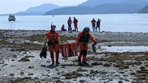 Dvids Images Coast Guard Good Samaritan Rescue From Capsized