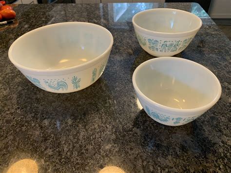 Pyrex Turquoise Amish Butterprint Cinderella Nesting Mixing Bowls Set