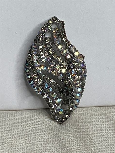 Kramer Rhinestone Brooch Gem