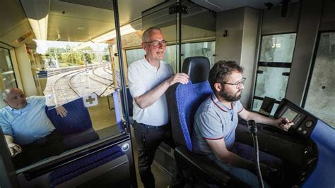 Nahverkehr In Stuttgart SSB Will Nachtbetrieb Mit Stadtbahnen Testen