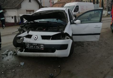 Accident N Turda Ntre Un Microbuz I O Ma In Foto