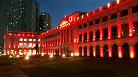 DLSU On Twitter St La Salle Hall Lights Up In Red In Commemoration