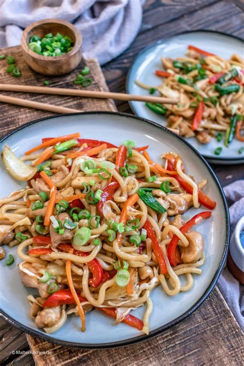 Yaki Udon Nudeln Mit H Hnchen Gem Se Aus Dem Wok Rezept Udon