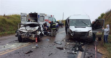 G Acidente Entre Carro E Van Deixa Dois Mortos Em Rodovia No Norte