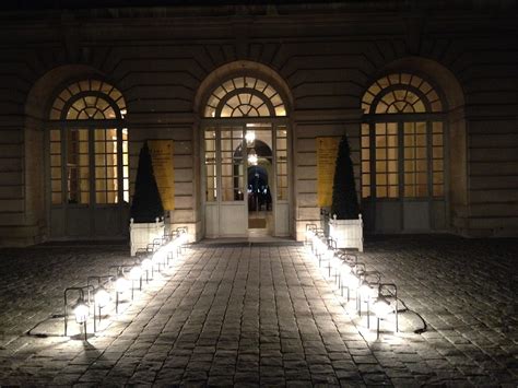 What makes living in versailles in so affordable today