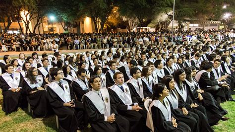 400 profesionales más se gradúan y titulan en la Universidad de Piura