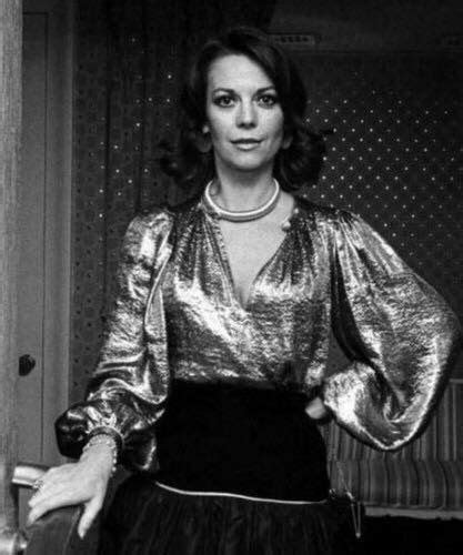 Natalie In Blackandwhite Natalie Wood Natalie Photo On Wood