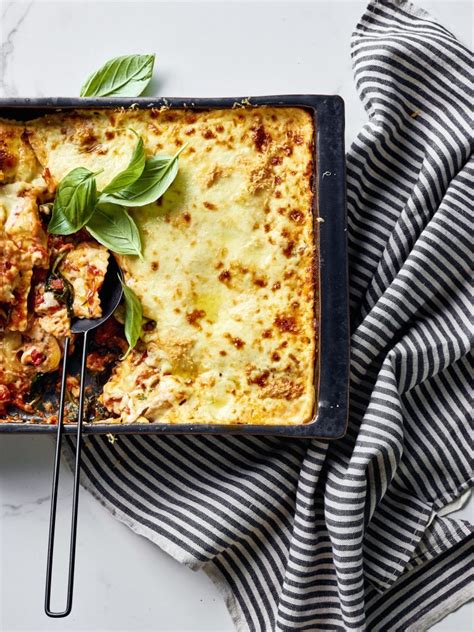 Ravioli Lasagne Met Pecorino Bechamelsaus Delicious Magazine