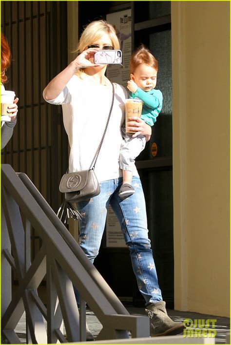 Sarah Michelle Gellar And Rocky Mid Week Coffee Run Photo 3038449