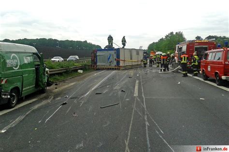 Bilder von Lkw Unfall auf A7 bei Würzburg Beifahrer sirbt