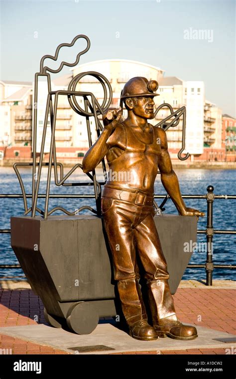 From Pit To Port Miner Statue Cardiff Bay South Wales Stock Photo Alamy