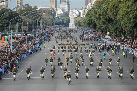 No Hay Plata Mega Desfile Militar Por El De Julio Diario El Sol