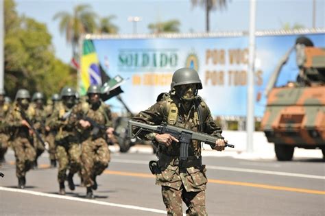 Cerim Nia Militar Em Bras Lia Homenageia Militares Que Perderam Suas