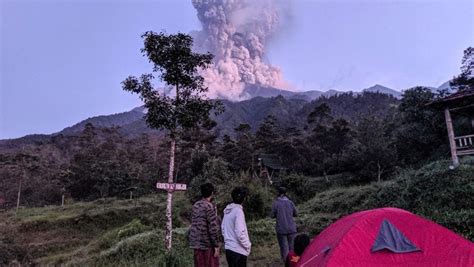 Photos: Mount Merapi erupts, spews massive ash cloud | Hindustan Times