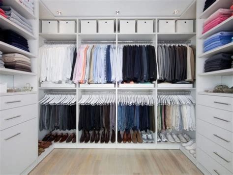 Modern Closet Designs For Elegant Ambience