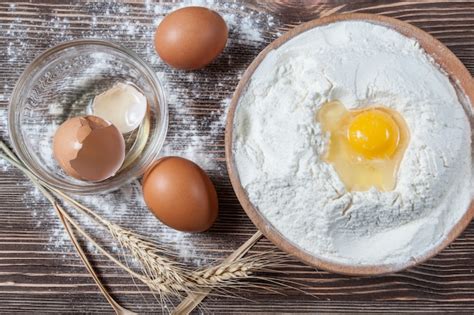 Harina Y Huevos Para Receta Foto Premium