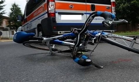 Tragedia In Campania Ciclista Investito Ed Ucciso Da Unauto Il