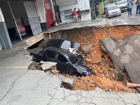 Forte Chuva Em Manaus Causa Abertura De Crateras Na Raiz E Dois Carros