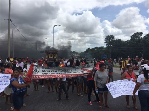 Protesto Por Moradia Popular Interdita Os Dois Sentidos Da Br No