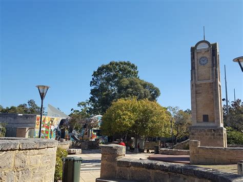 Civic Square Library 10 Almondbury Rd Booragoon Wa 6154 Australia