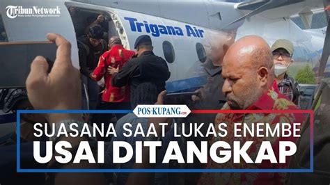 Ini Suasana Saat Gubernur Papua Lukas Enembe Dibawa Menuju Bandara