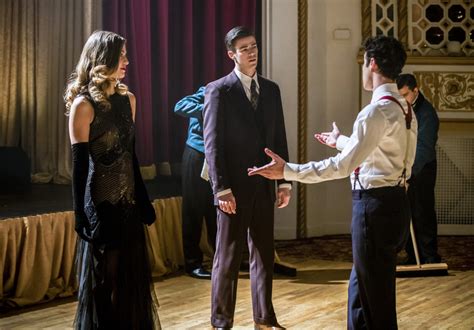 New Stills From THE FLASH/SUPERGIRL Musical Crossover Episode Provide ...