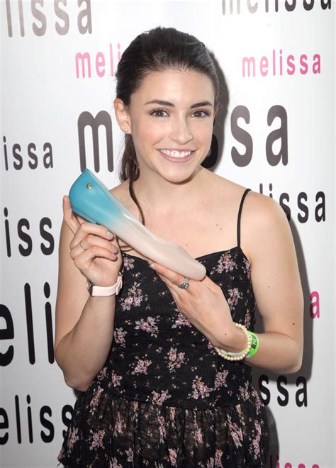 Daniela Bobadilla Surnaturel