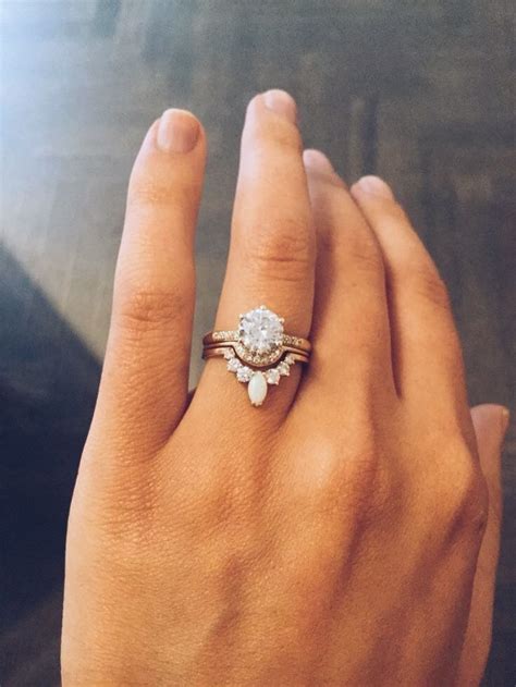 Gorgeous Oval Halo Wedding Ring Design To Inspire You Vintage