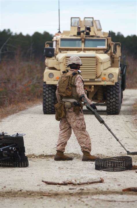 DVIDS - Images - 2nd Explosive Ordnance Disposal Co. prepares for ...