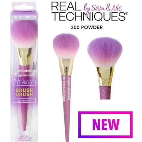 Real Techniques Brush Crush 300 Powder Brush Limited Edition แปรงรุ่น