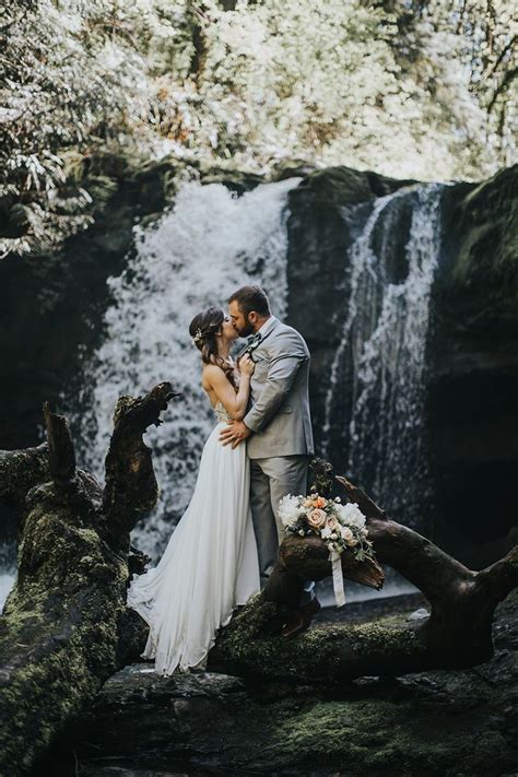 Pacific Northwest Wedding With A Secret Waterfall Fotos De Boda