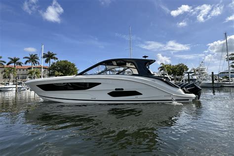 2023 Sea Ray Sundancer 370 Outboard Sports Cruiser for sale - YachtWorld