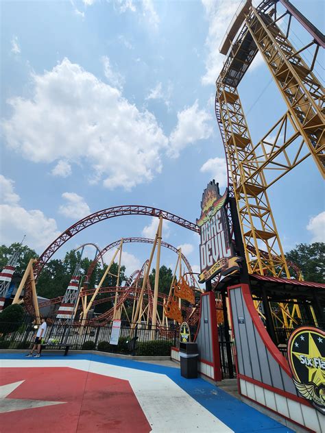 Pictures from [Six Flags Over Georgia] : r/rollercoasters