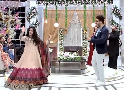 Neelum Muneer And Ahsan Khan Dance On Their Latest Song Comments