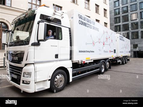 Lkw db schenker Fotos und Bildmaterial in hoher Auflösung Seite 2