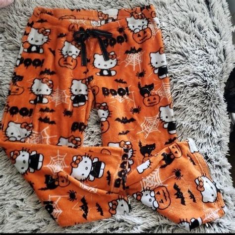 Hello Kitty Pajama Pants These Are My Iso Please Do Not Buy Hello Kitty Clothes Halloween