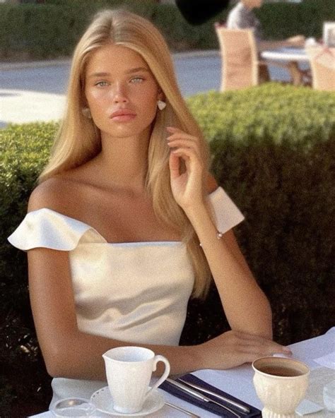 Old Money Beauty Tan Skin Blonde Hair Blonde Hair Girl Golden Blonde Hair