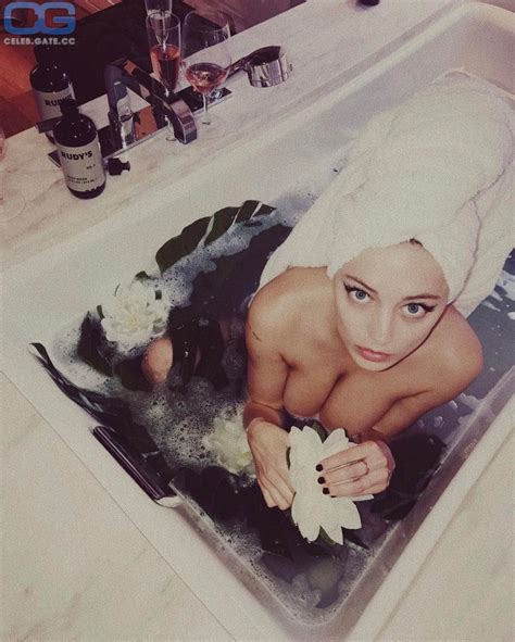 Caroline Vreeland Nude Pictures Photos Playboy Naked Topless Fappening