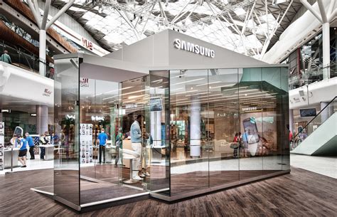 Pop-Up Store PIN 이동식매장 | LIFETHINGS | Retail store design, Store design