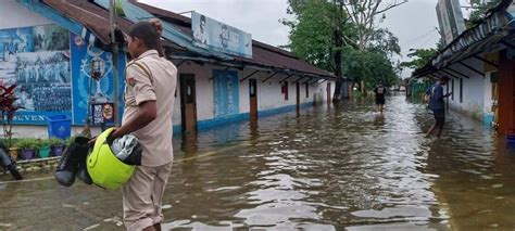 Dibrugarh Grapples With Severe Waterlogging The Hills Times