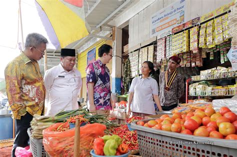 Wamendag Meninjau Harga Dan Stok Bapok Di Pasar Sentral Makale