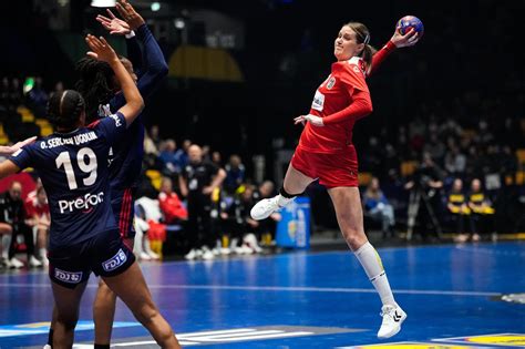 Hand Mondial 2023 Quarts En Vue Et Voyants Au Vert Pour Les Bleues