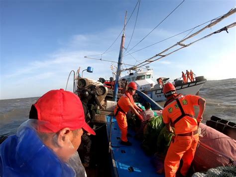 中國船團入侵金門 海巡署調派艦艇、特勤幹員馳援取締 社會 自由時報電子報