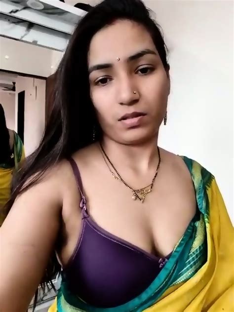 Hindi LIVEGIRLS DESI GIRL IN SAREE NUDE SHOW PERFECT GIRL Show Gurl