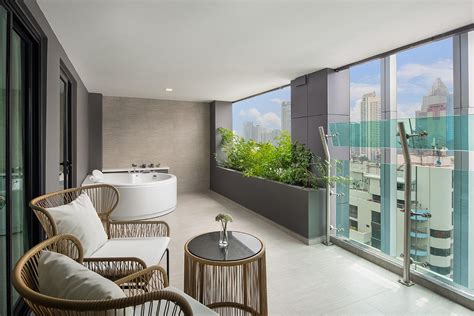 Grand Jacuzzi Suite with Balcony Club Sky - Solitaire Bangkok